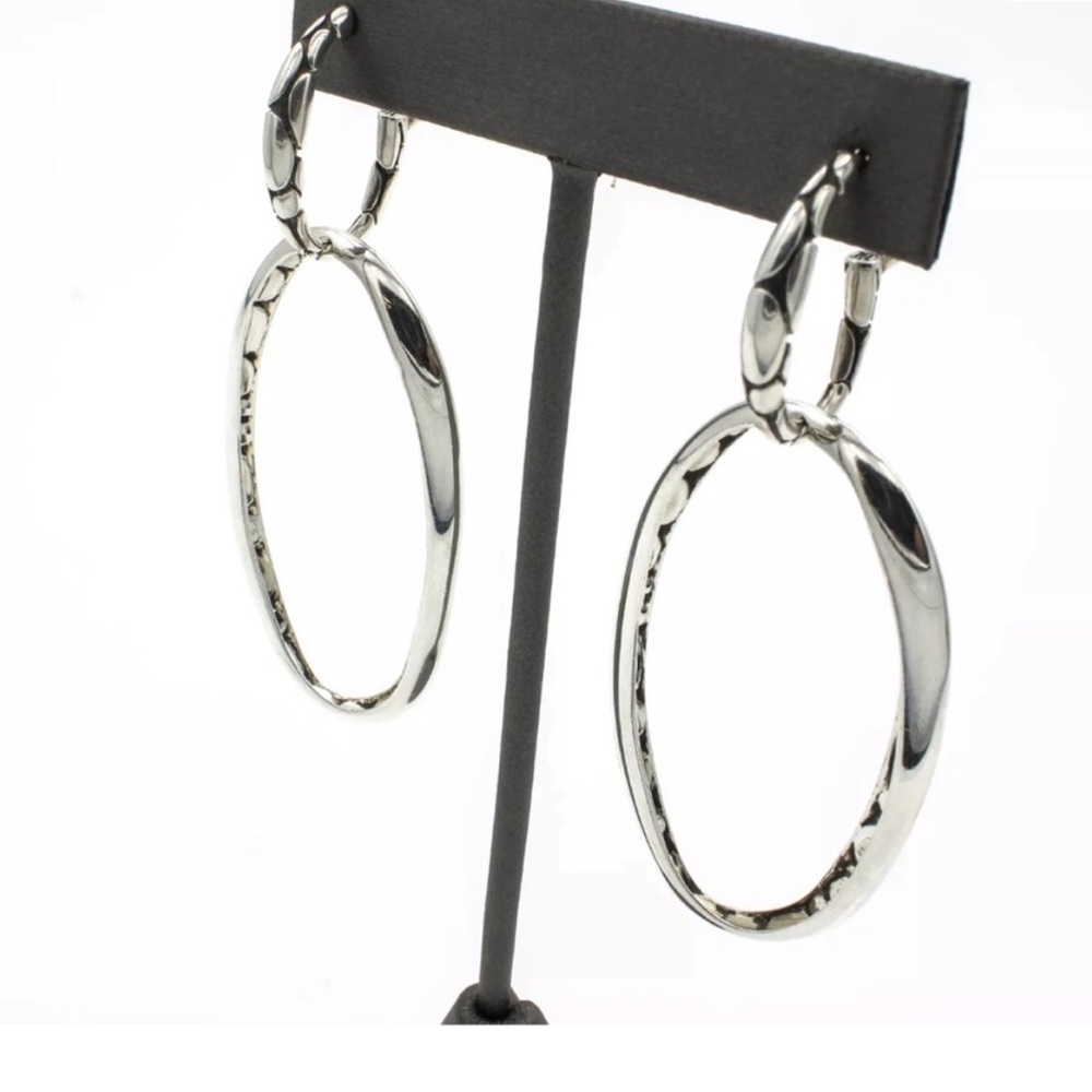 John Hardy Sterling Kali Pebble
Collection Interlinked Hoop Earrings